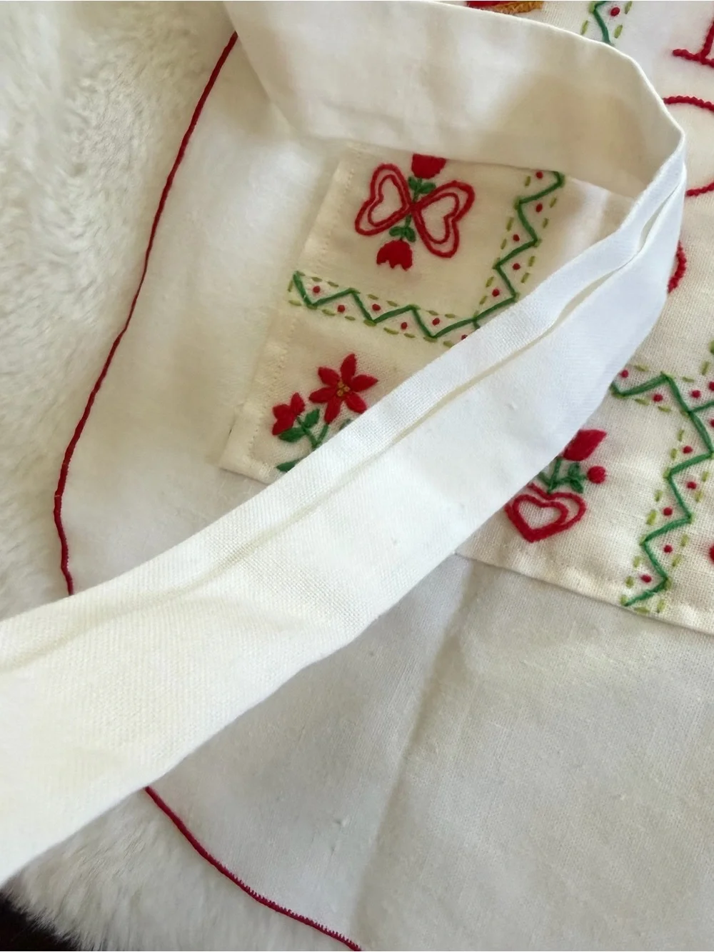Vintage Embroidered Half Apron White Linen Floral Butterfly Pockets